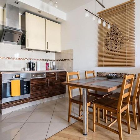 Platinum Tower - City Center - Golden Apartments Varsovie Extérieur photo
