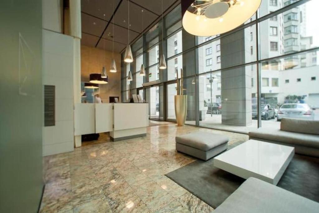 Platinum Tower - City Center - Golden Apartments Varsovie Extérieur photo