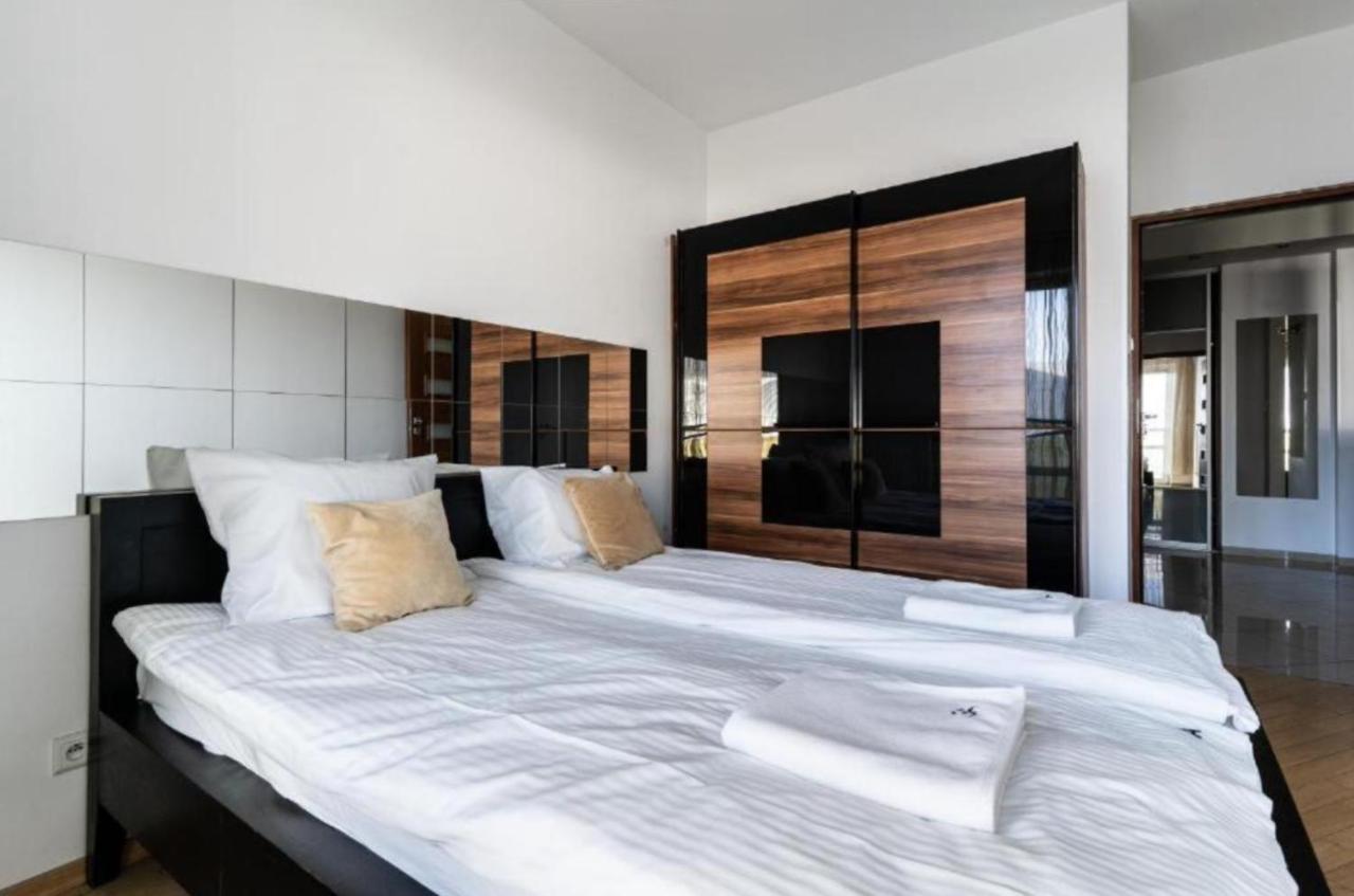 Platinum Tower - City Center - Golden Apartments Varsovie Extérieur photo