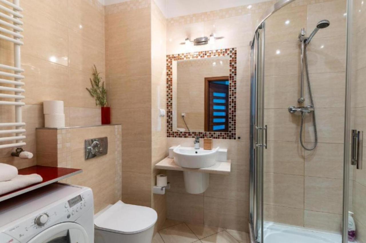 Platinum Tower - City Center - Golden Apartments Varsovie Extérieur photo